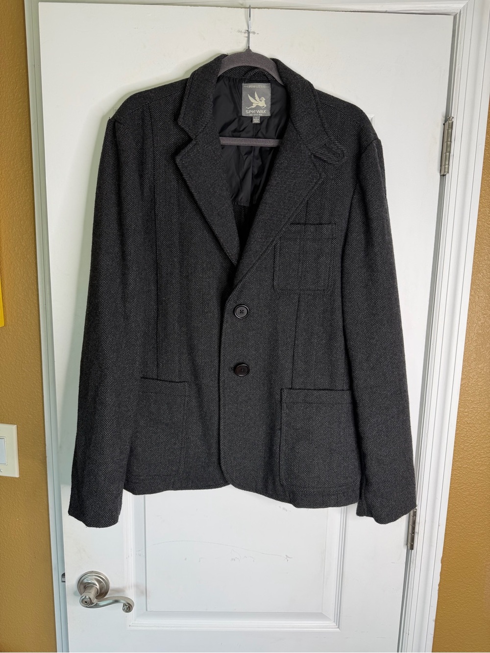 Spiewak Vintage Wool Blend Charcoal Gray Two-Button Tailored Blazer. Size L